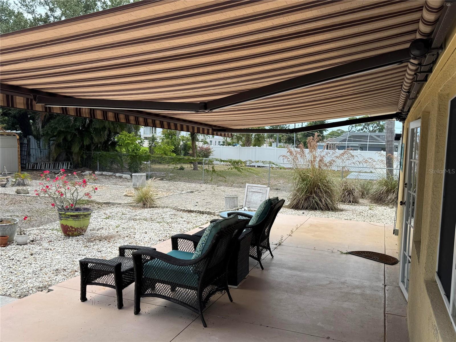 812 GUILD DR
