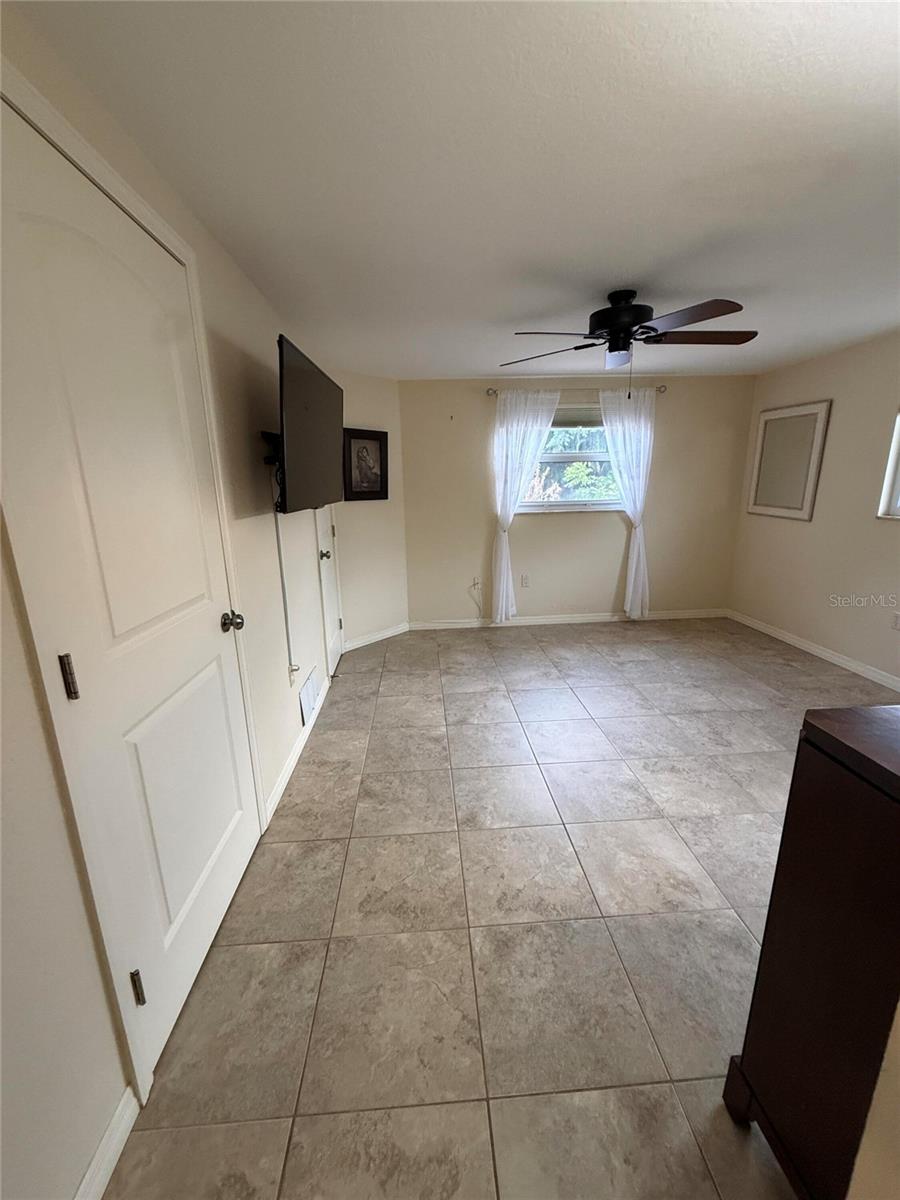 812 GUILD DR