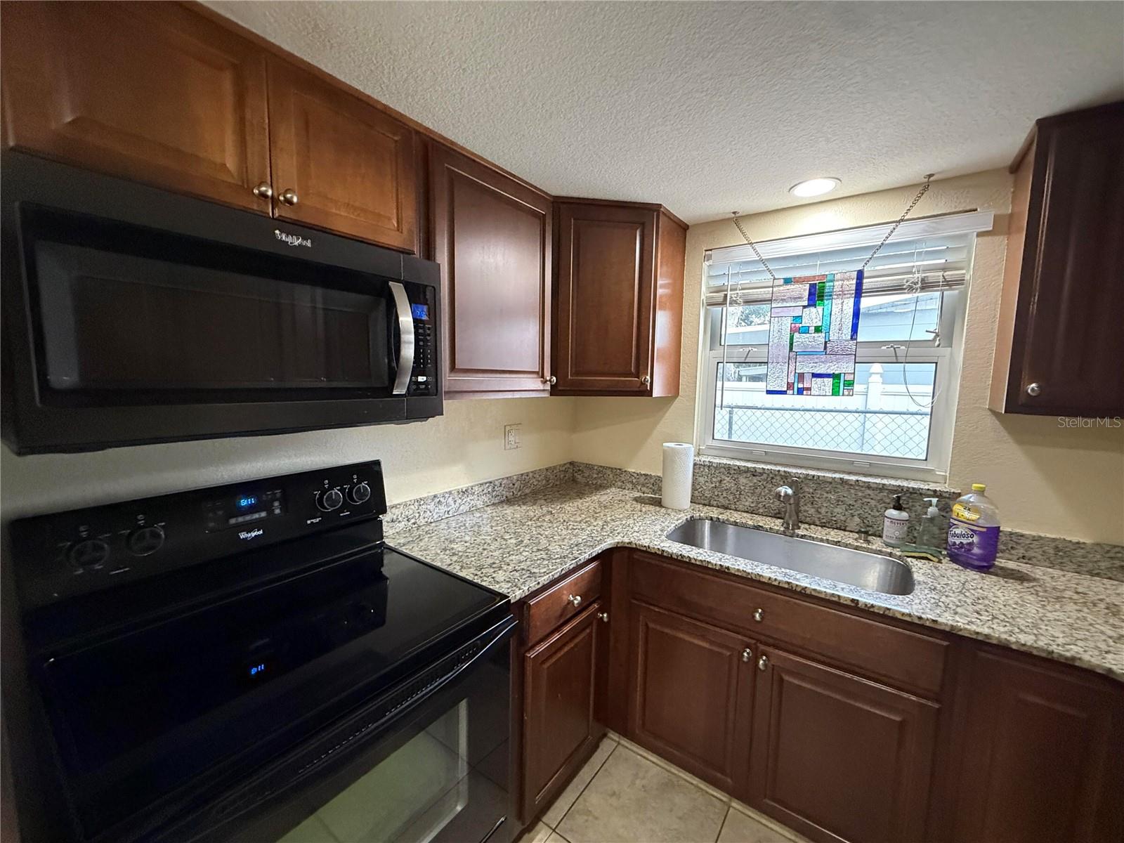 812 GUILD DR