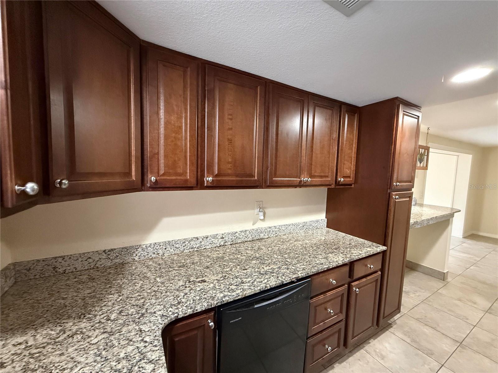 812 GUILD DR