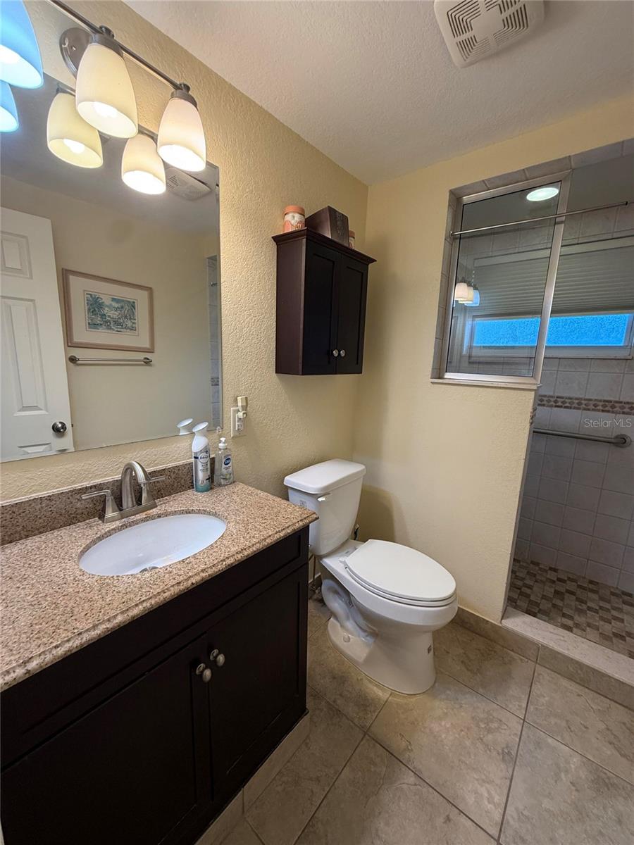 812 GUILD DR
