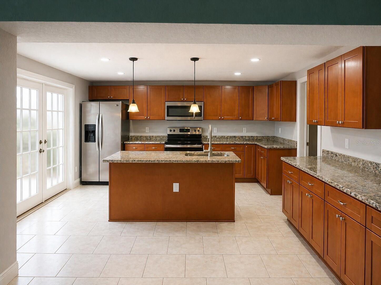 8618 GRANDVIEW DR