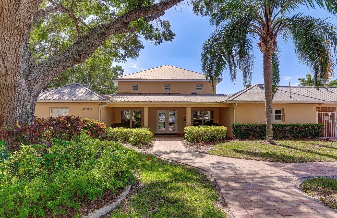 4550 PINEBROOK #106