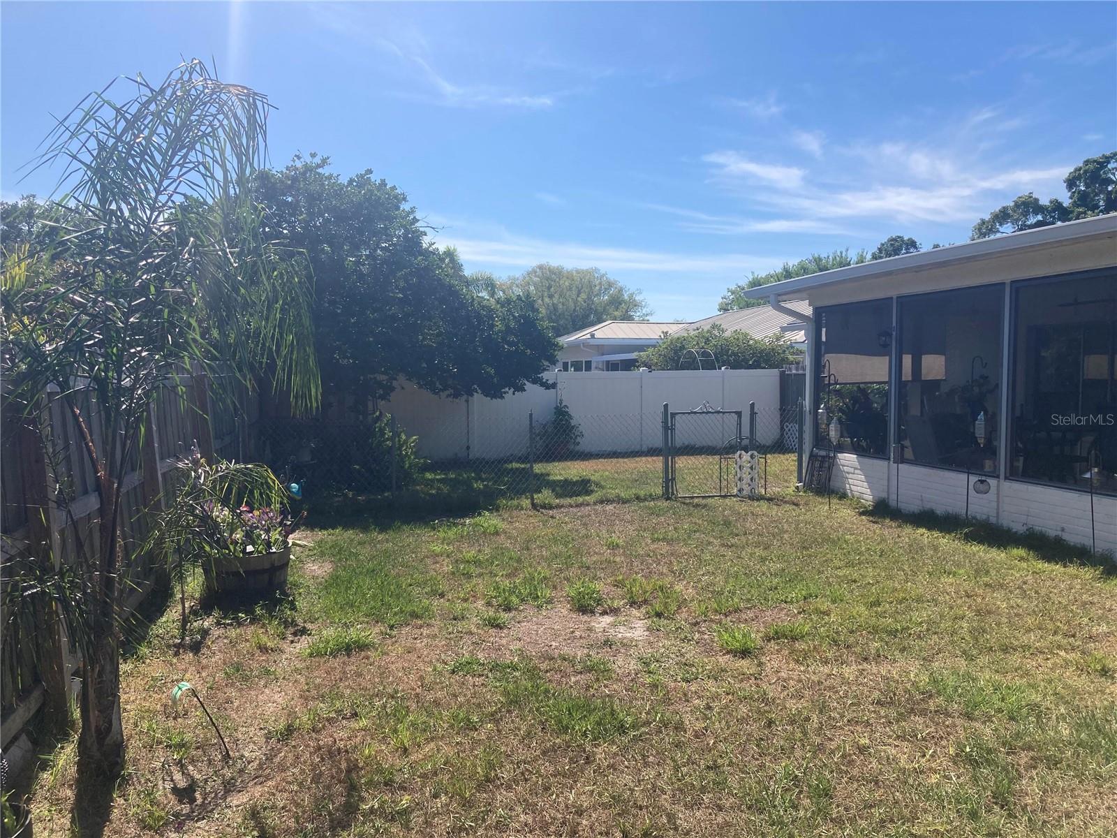 158 SUNSHINE DR