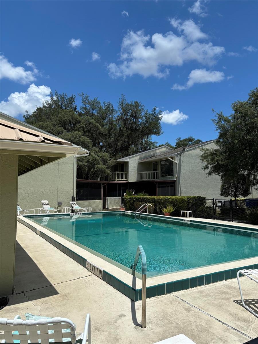1561 LAKEVIEW DR #977