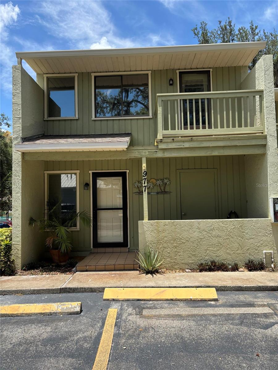 1561 LAKEVIEW DR #977