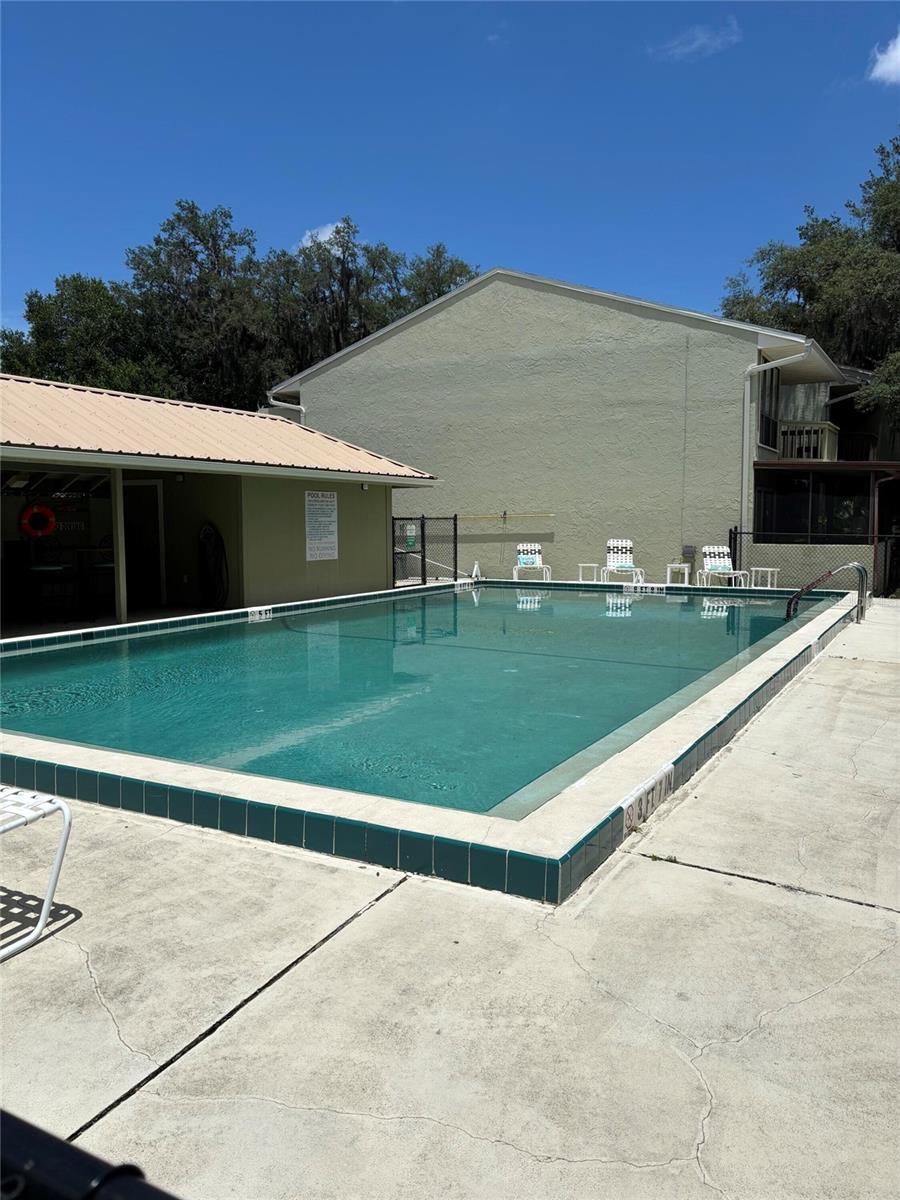 1561 LAKEVIEW DR #977