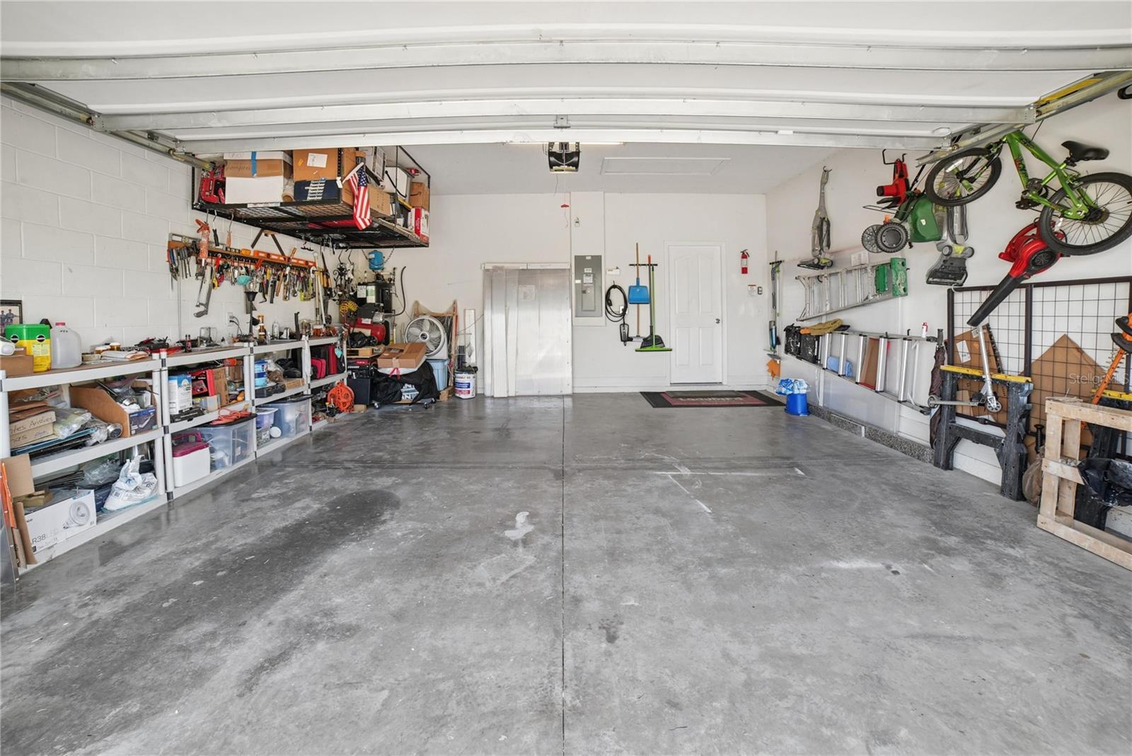 11302 WISHING WELL LN