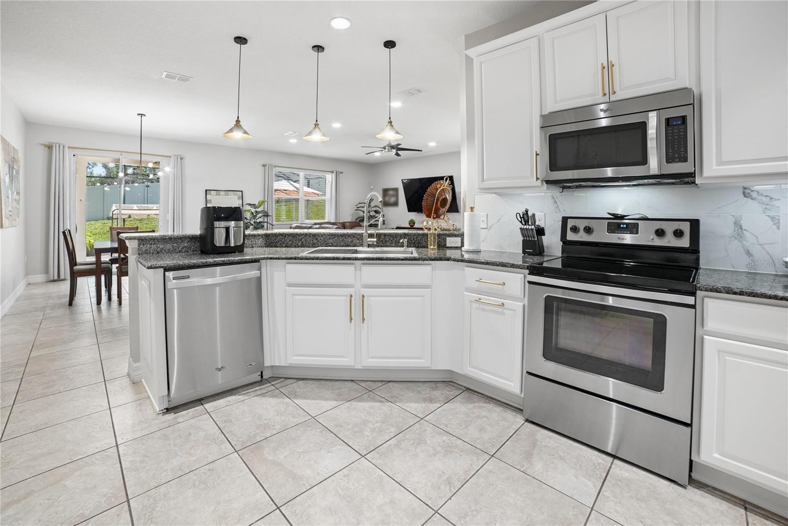 11302 WISHING WELL LN
