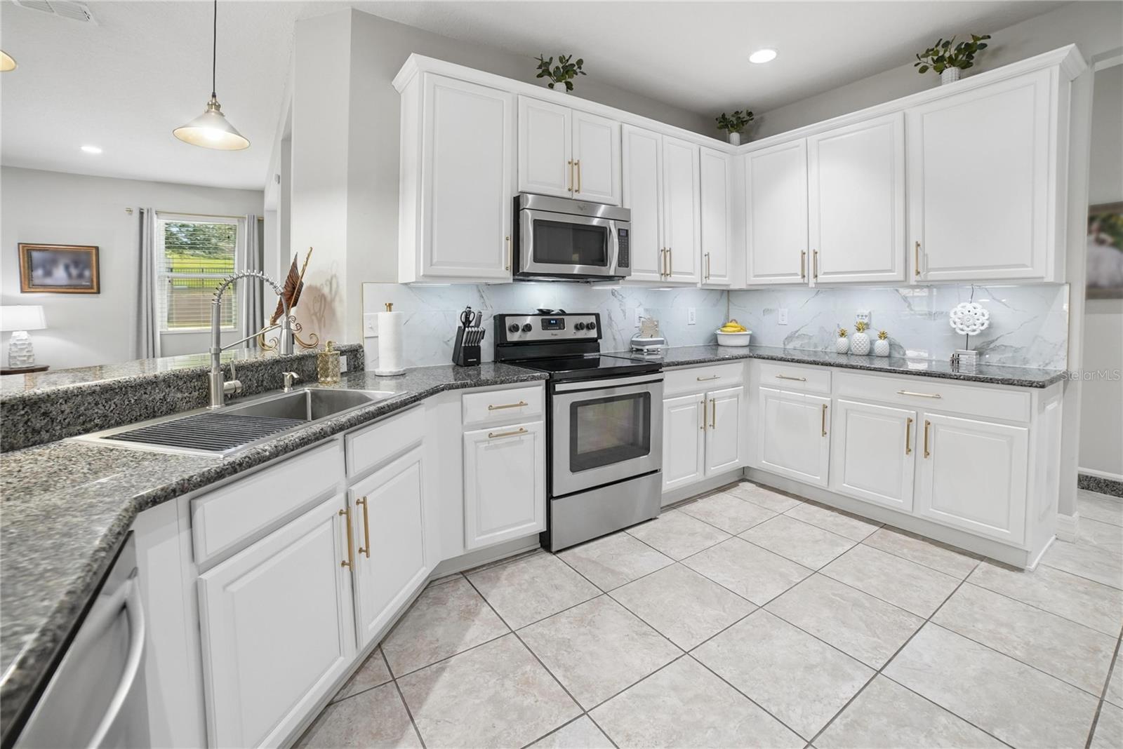 11302 WISHING WELL LN