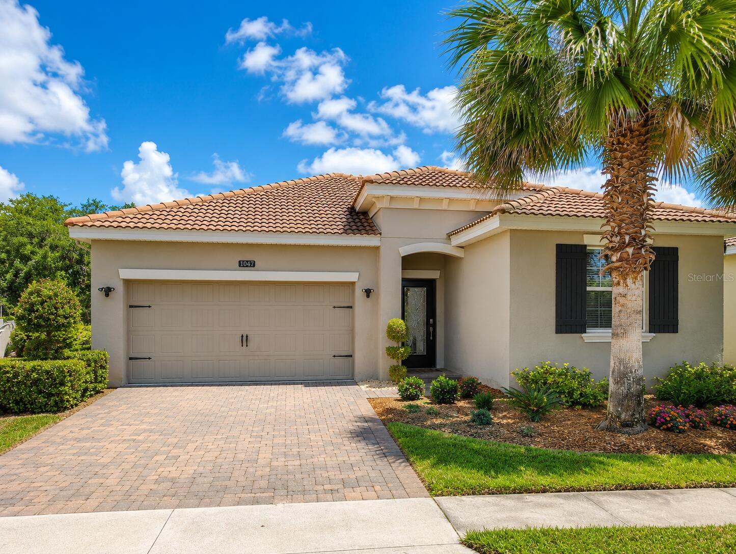 1047 OAK BLUFF DR