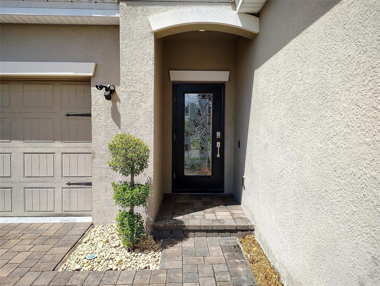 1047 OAK BLUFF DR