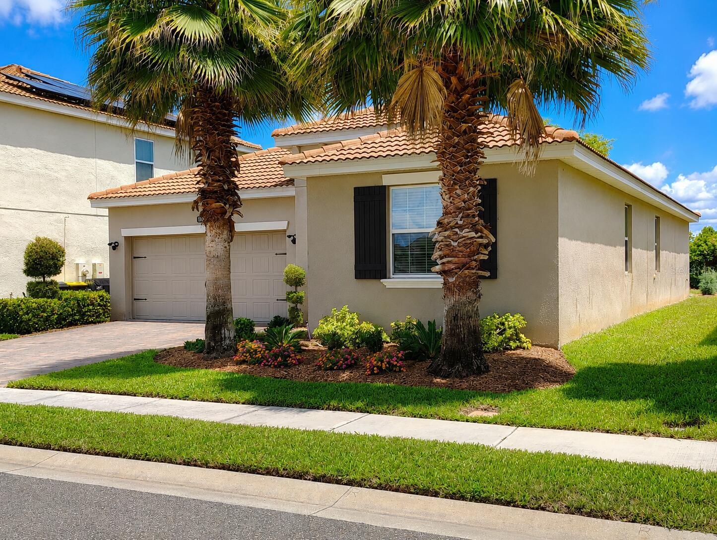 1047 OAK BLUFF DR