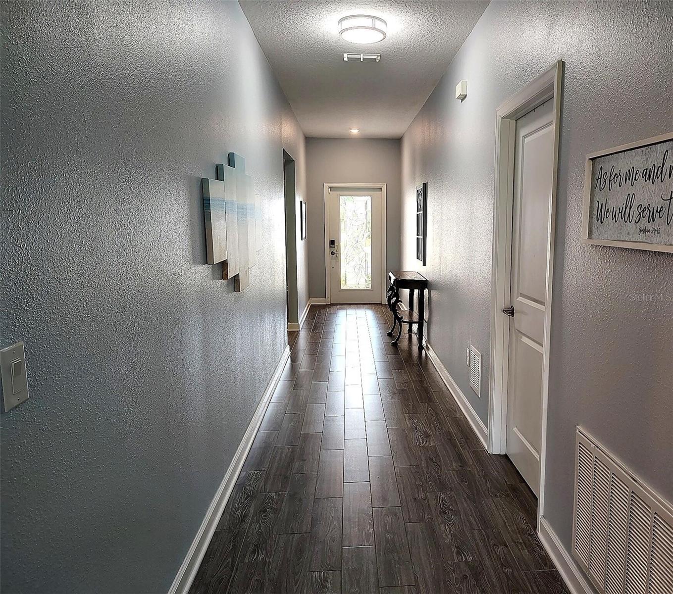1047 OAK BLUFF DR