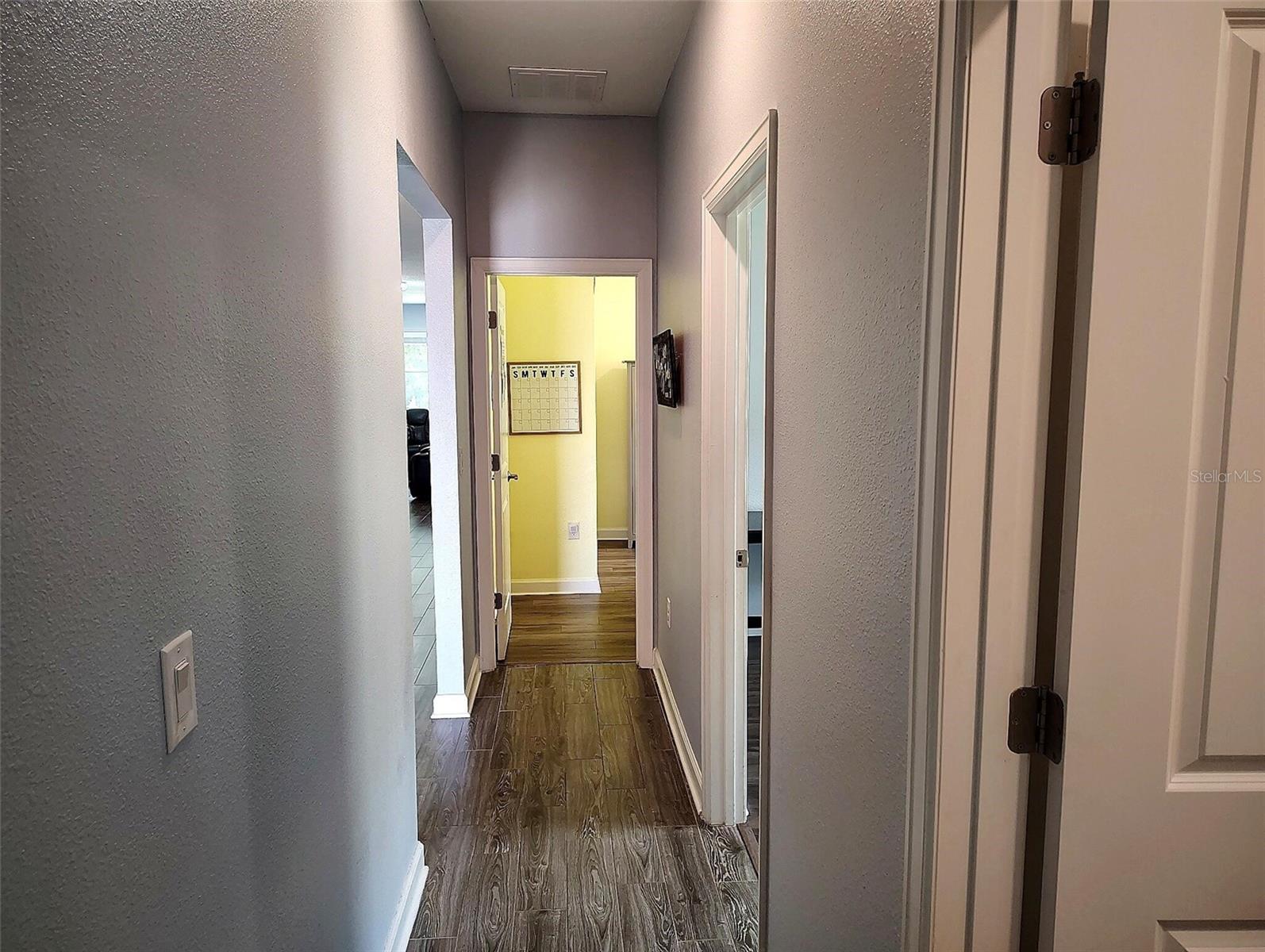 1047 OAK BLUFF DR