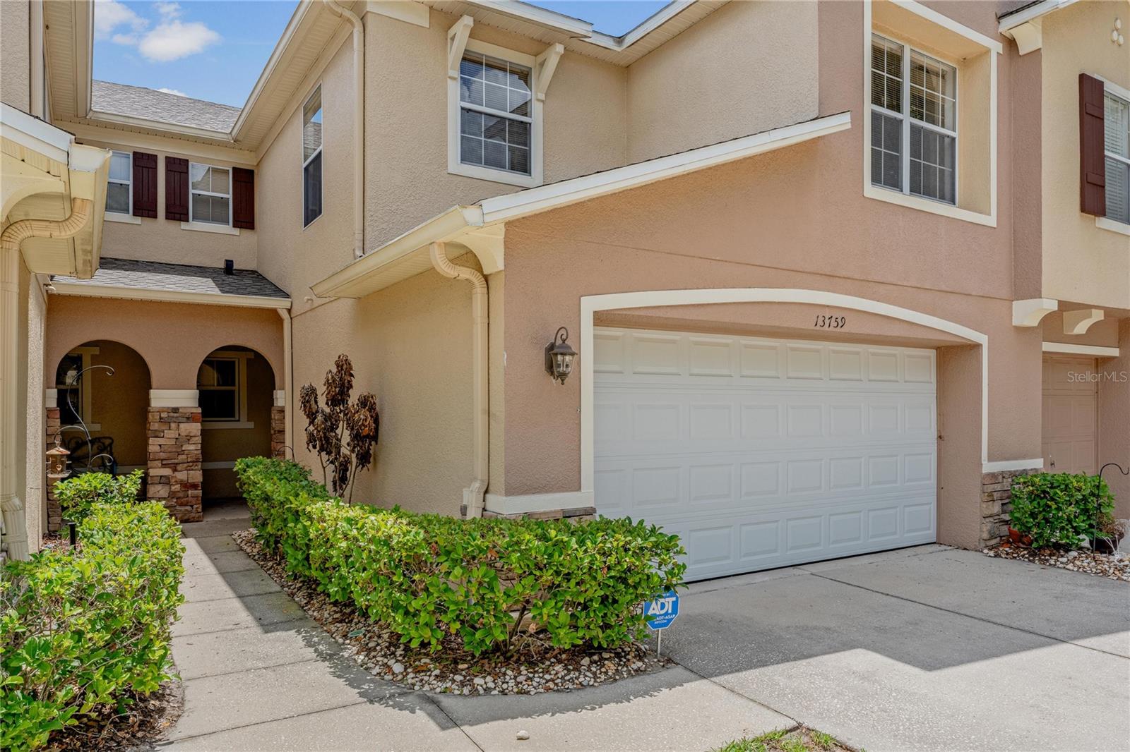 13759 GOLDEN RUSSET DR
