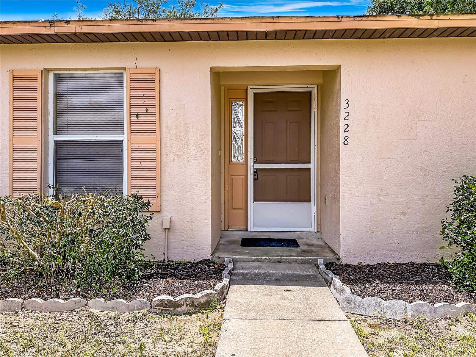 3228 COURTNEY DR