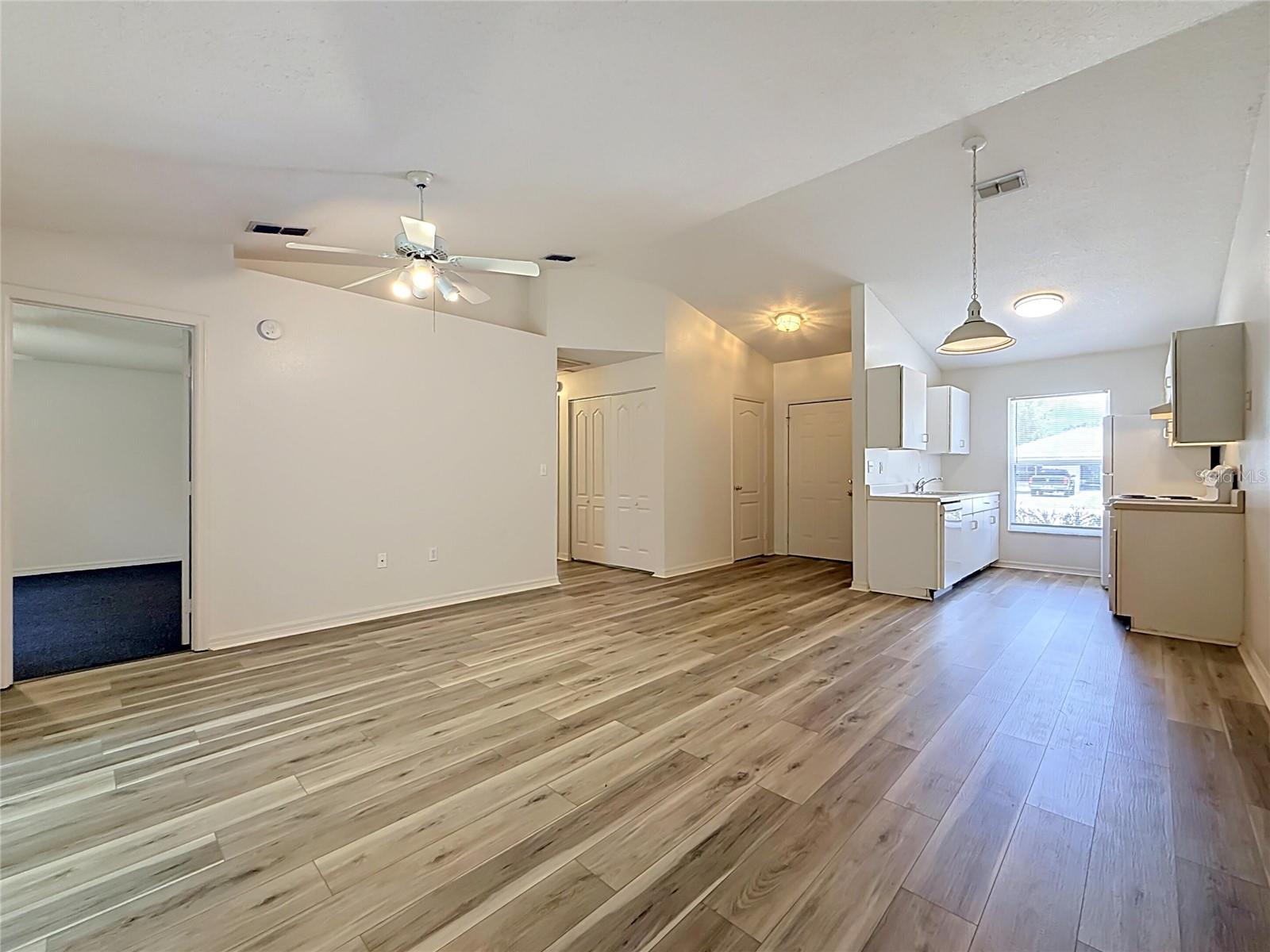 3228 COURTNEY DR