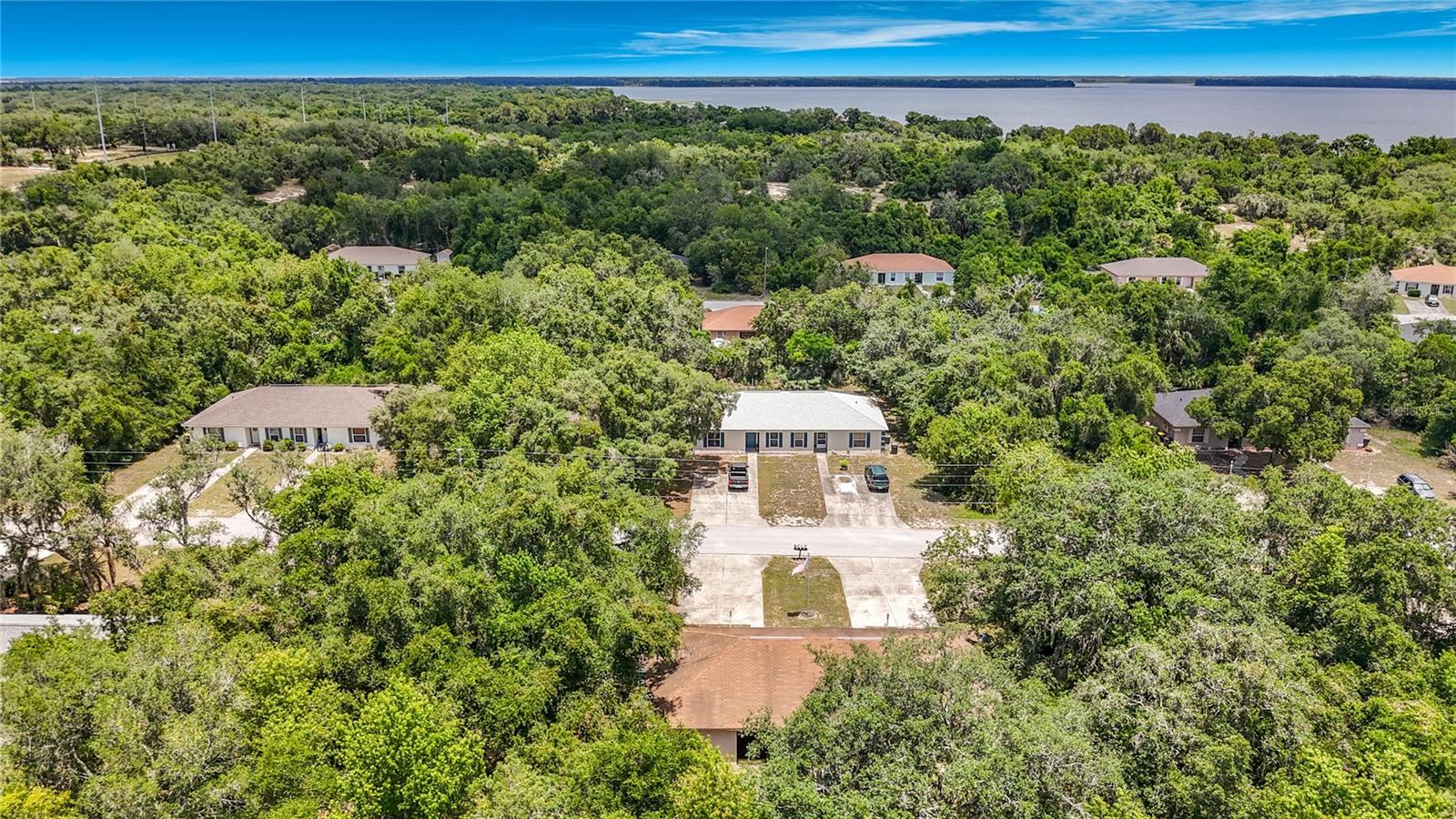 3228 COURTNEY DR