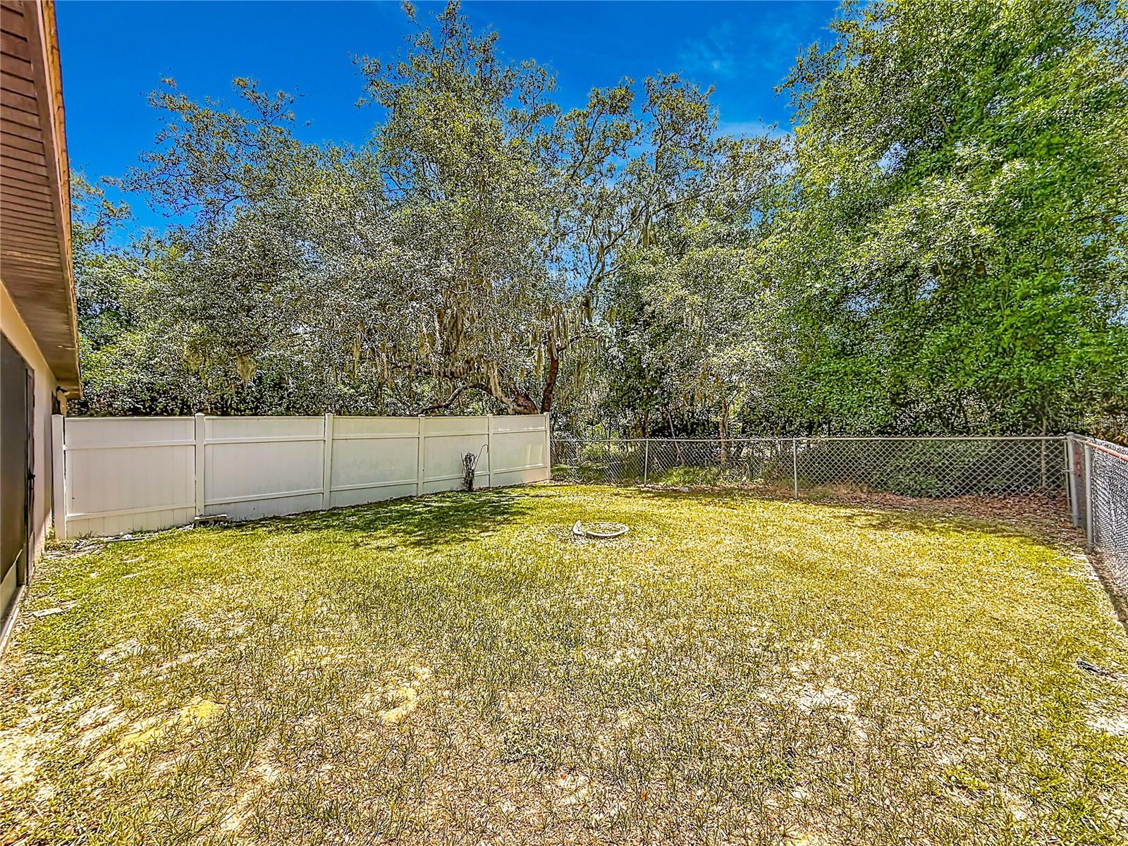 3228 COURTNEY DR