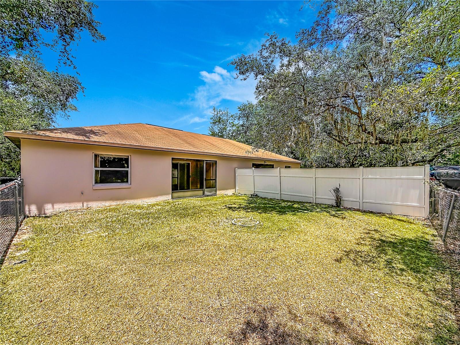 3228 COURTNEY DR