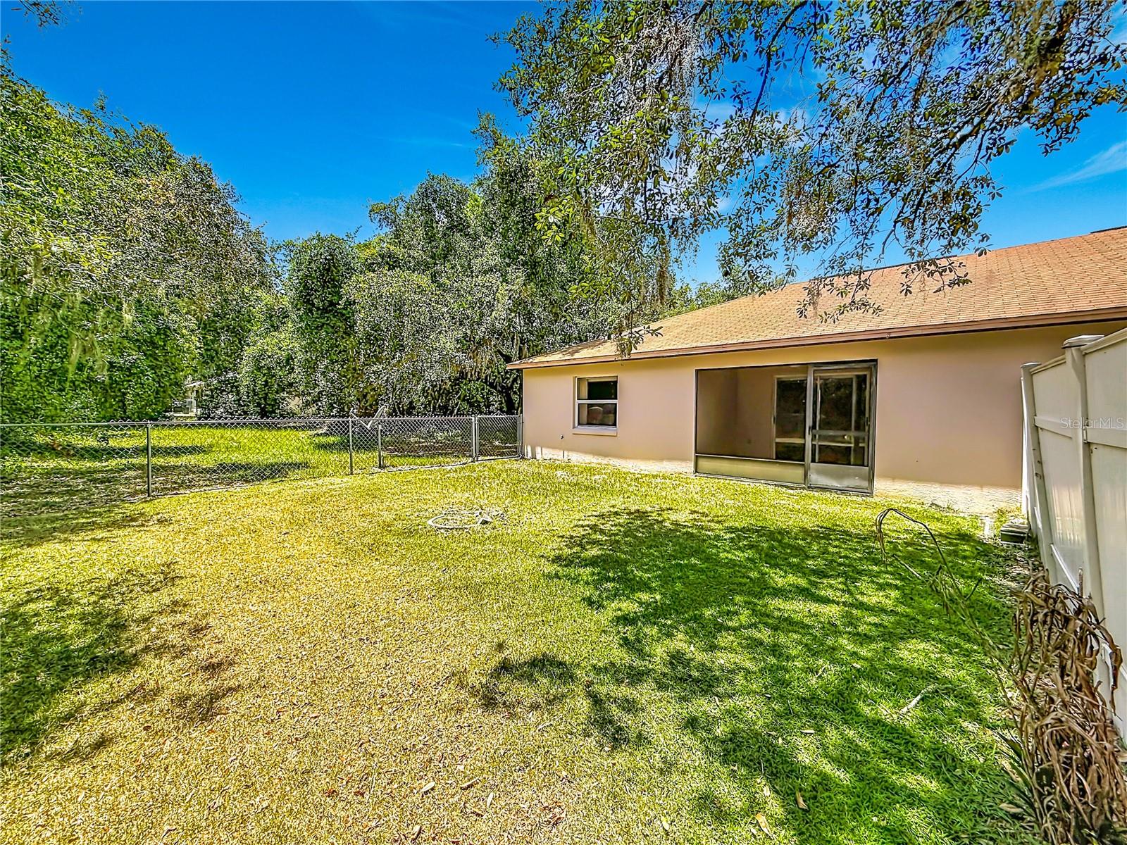 3228 COURTNEY DR