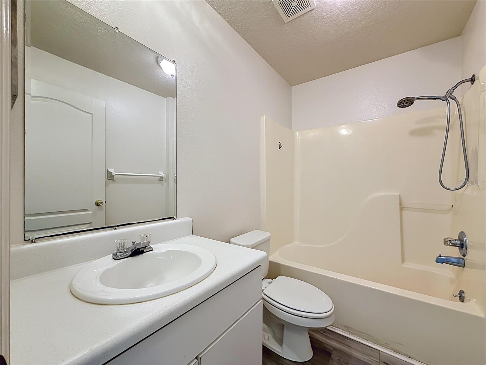3228 COURTNEY DR