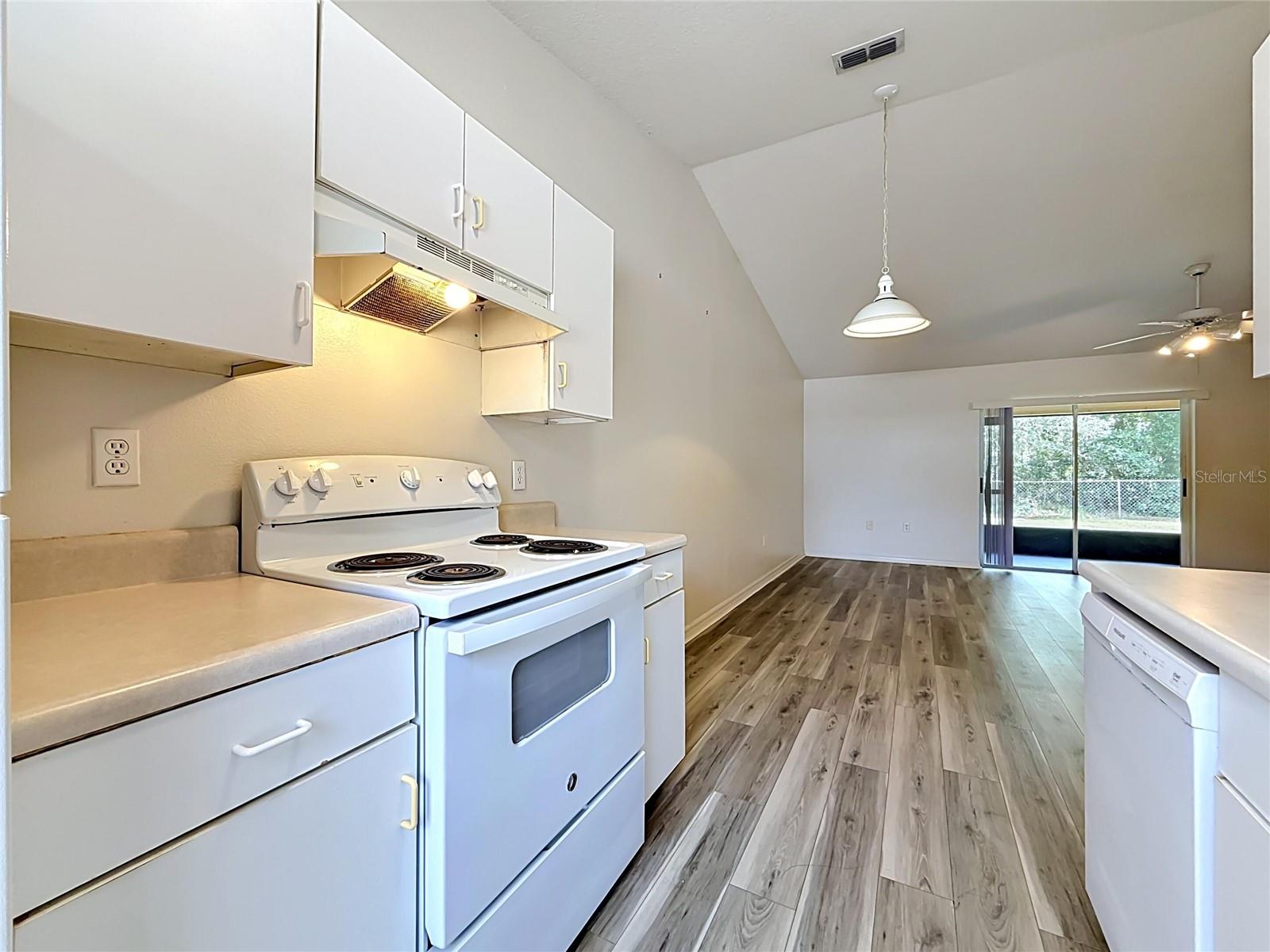 3228 COURTNEY DR