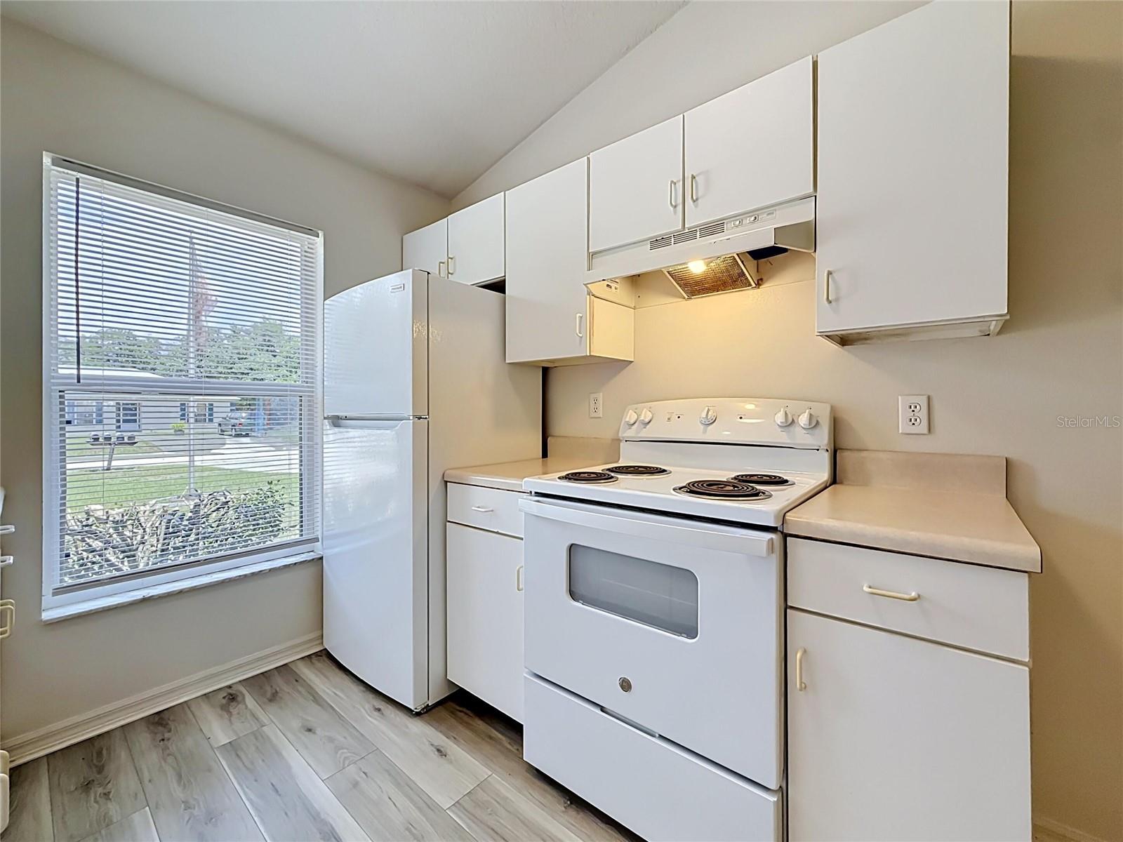 3228 COURTNEY DR