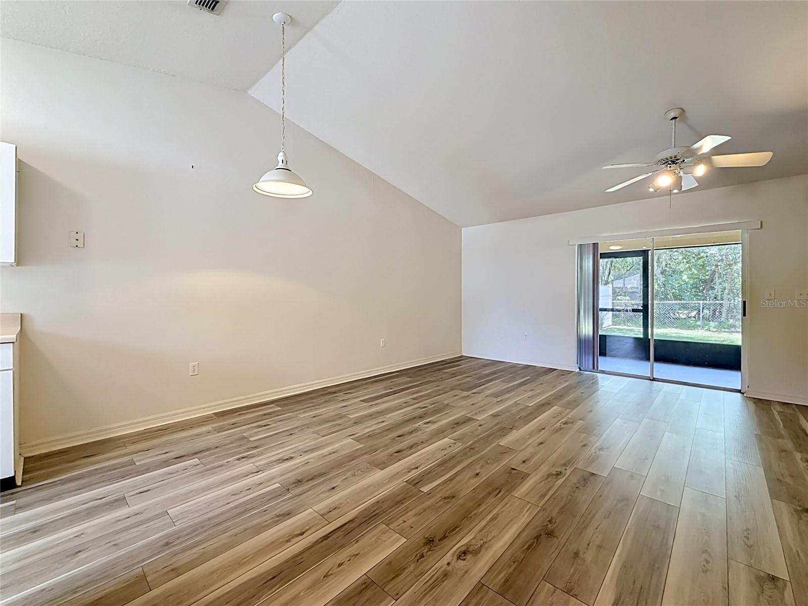 3228 COURTNEY DR