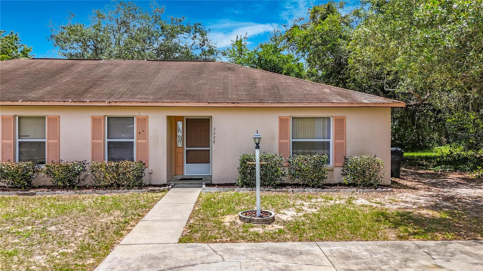 3228 COURTNEY DR