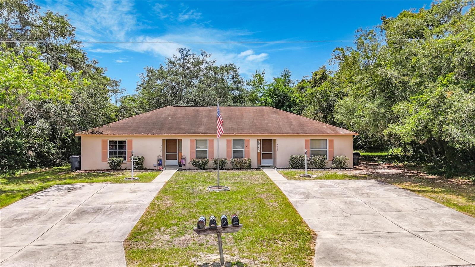 3228 COURTNEY DR