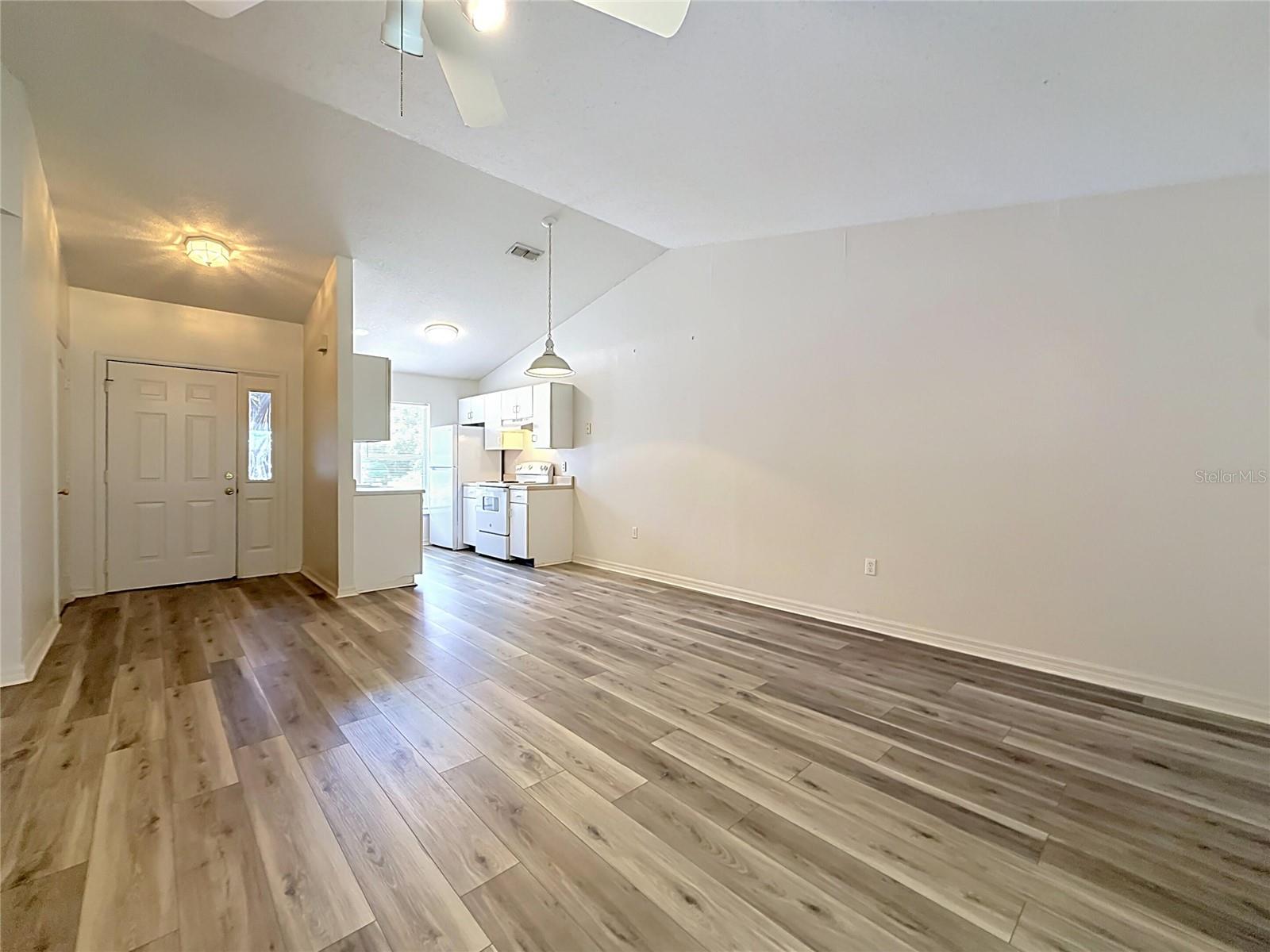 3228 COURTNEY DR