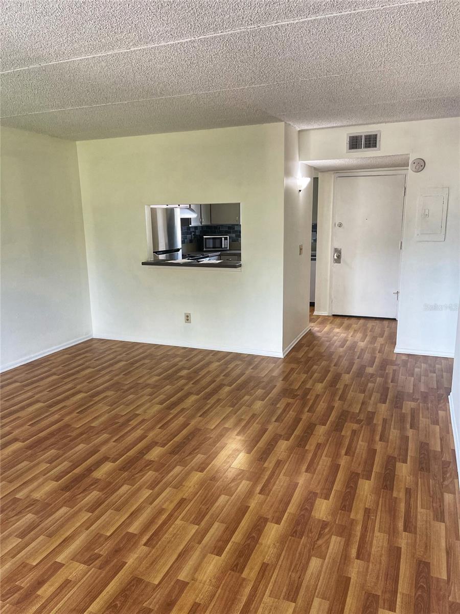 2846 SOMERSET PARK DR #201