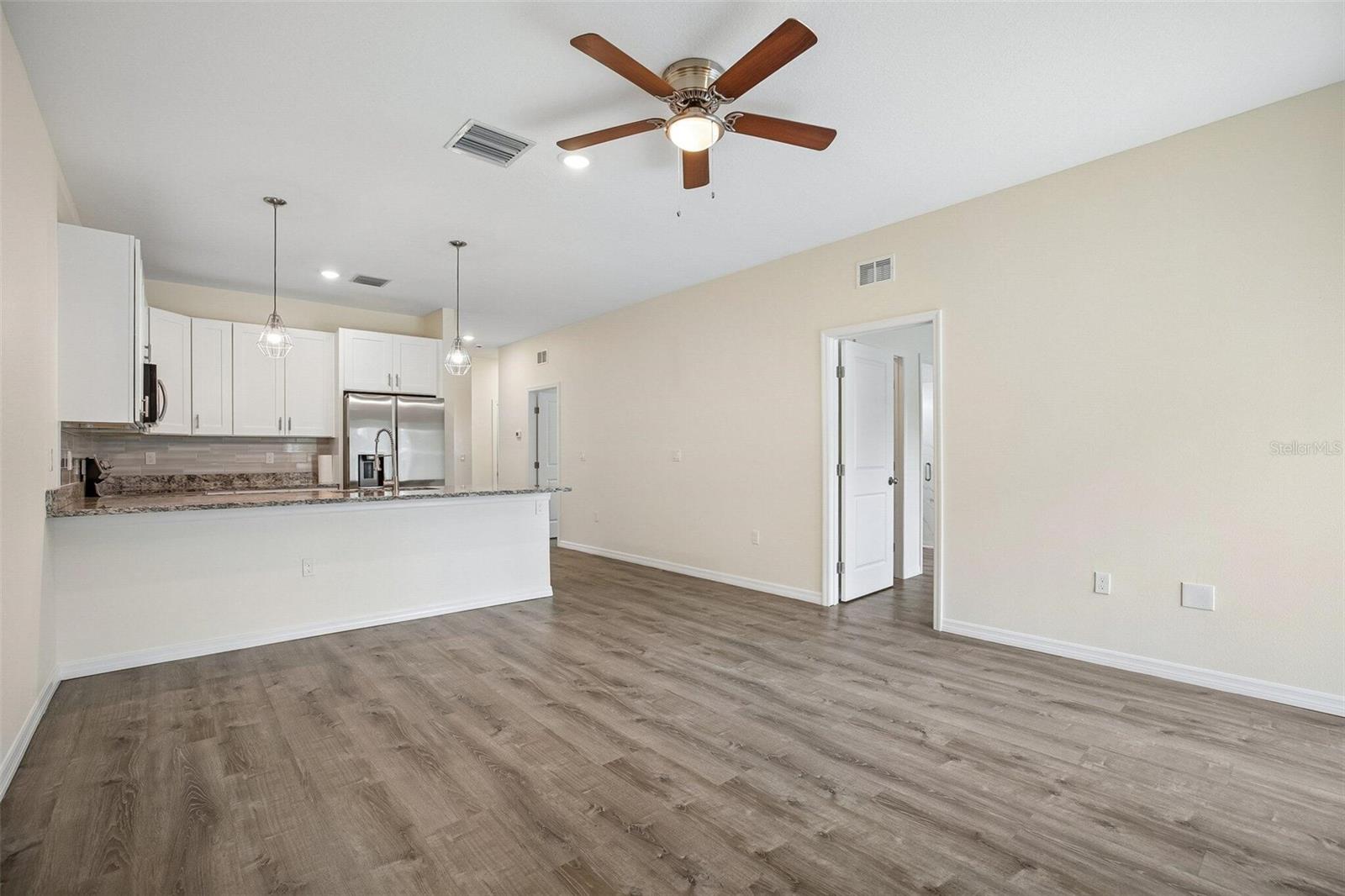 321 CAMILLIA LN