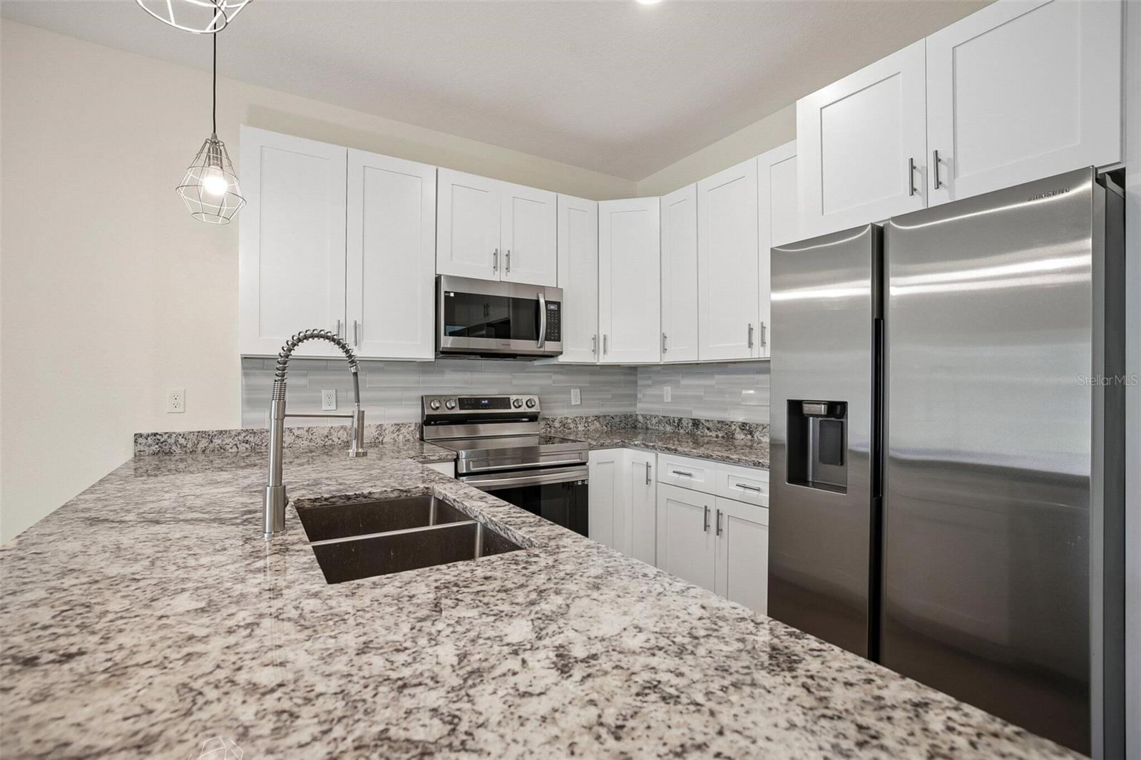 321 CAMILLIA LN