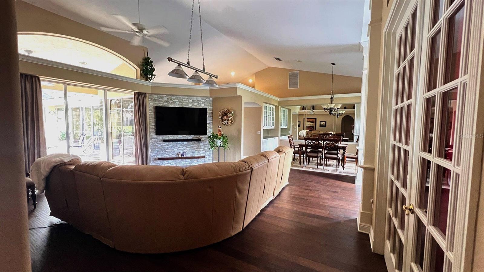8333 EAGLE LAKE DR