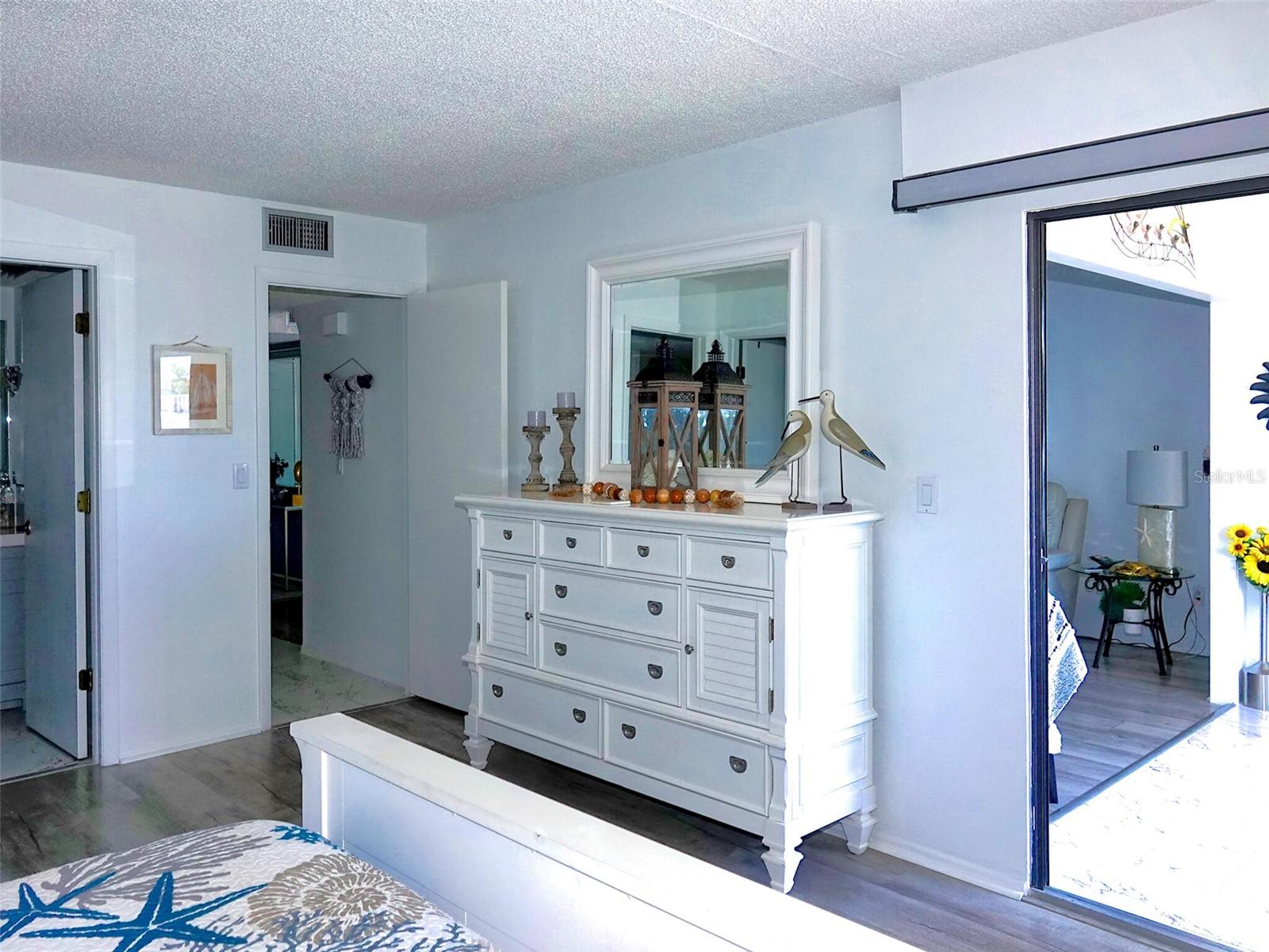 2395 HARBOR BLVD #203