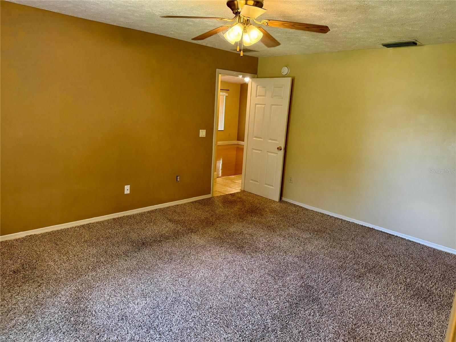 5921 PECAN RD