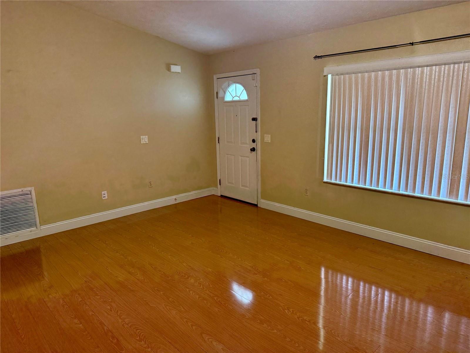 5921 PECAN RD