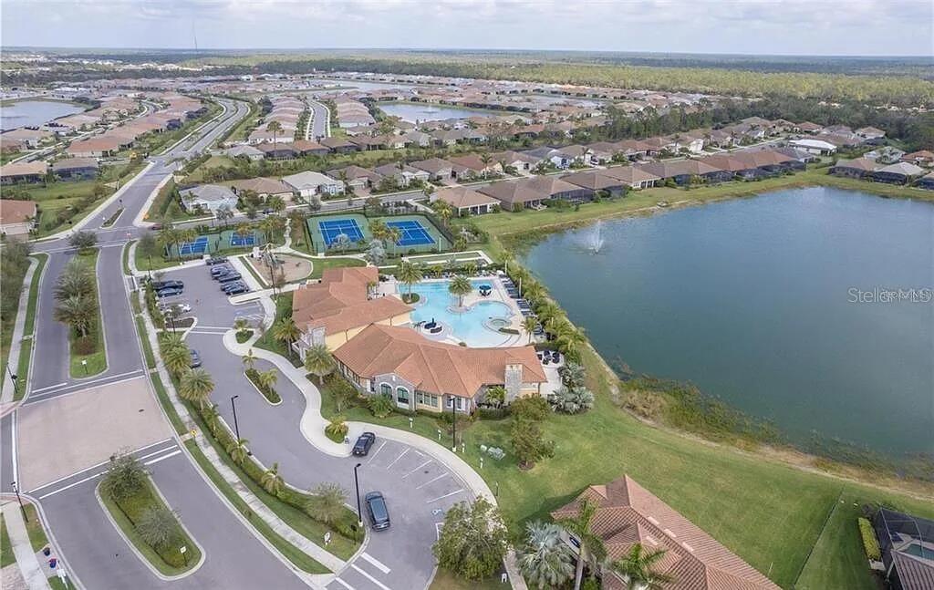 11639 TAPESTRY LN