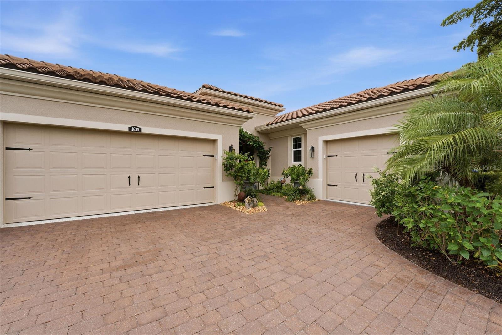 11639 TAPESTRY LN