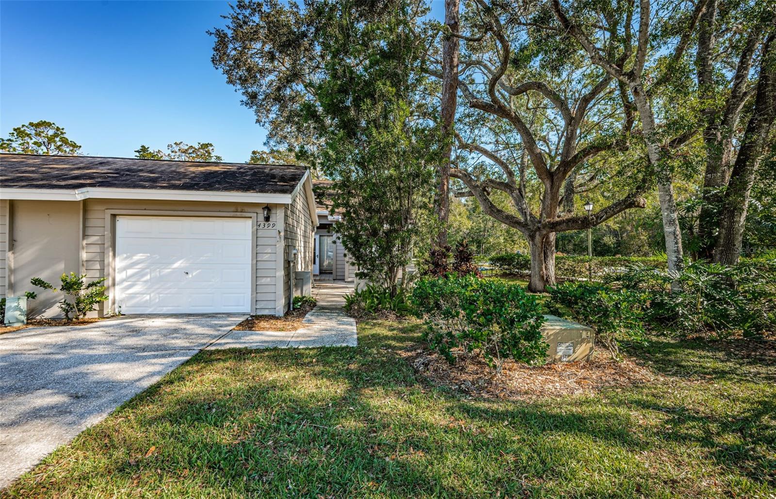 4399 BROOKER CREEK DR