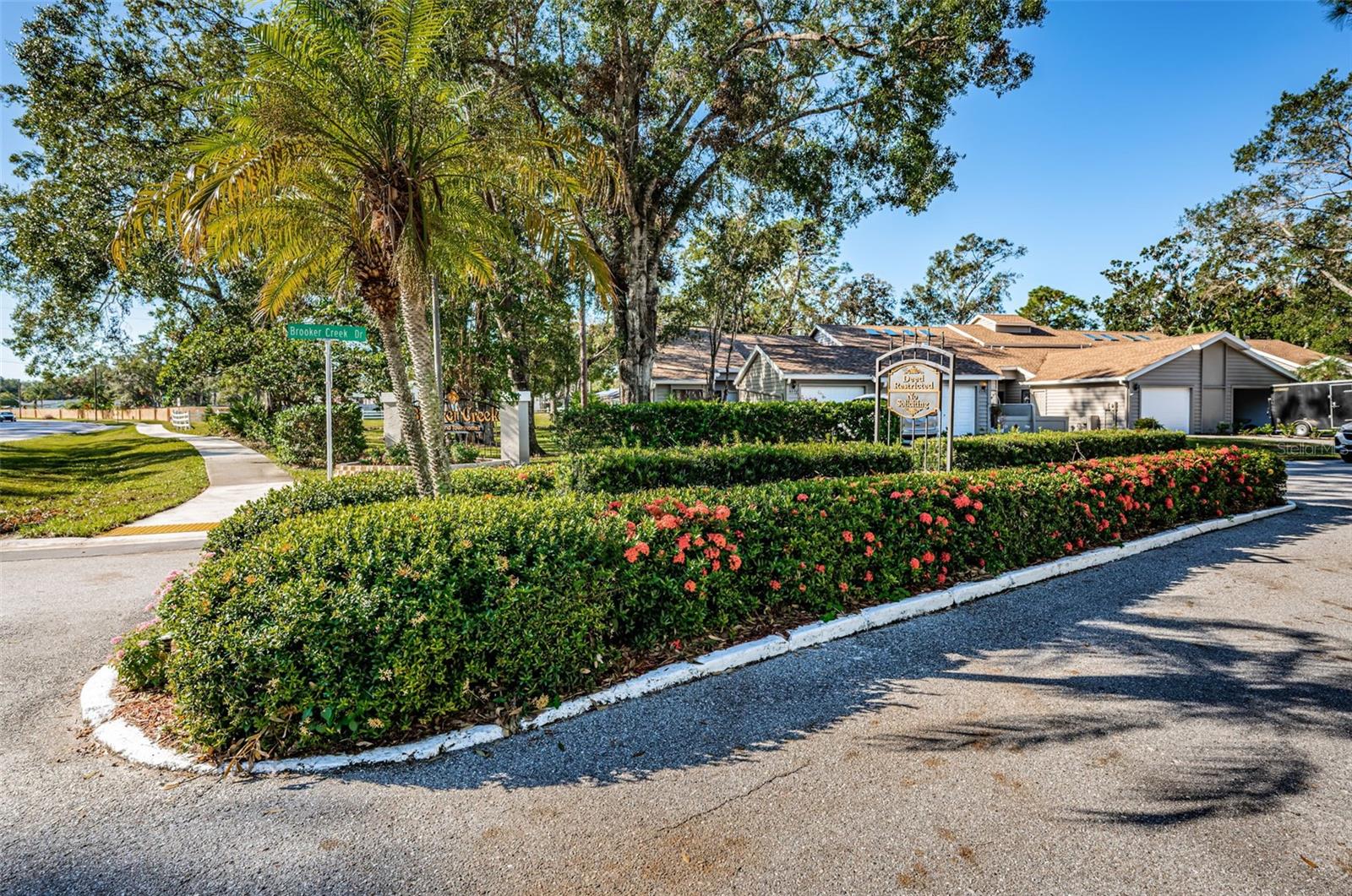 4399 BROOKER CREEK DR