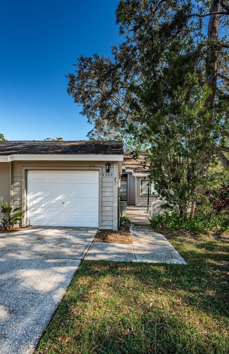 4399 BROOKER CREEK DR