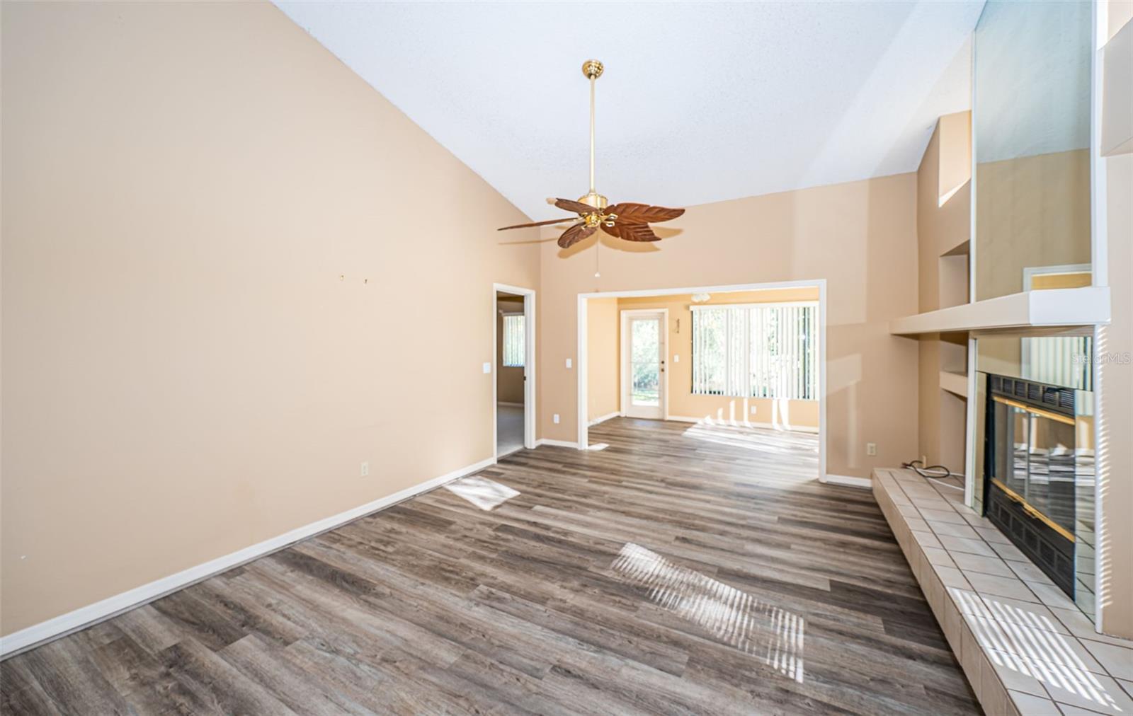 4399 BROOKER CREEK DR