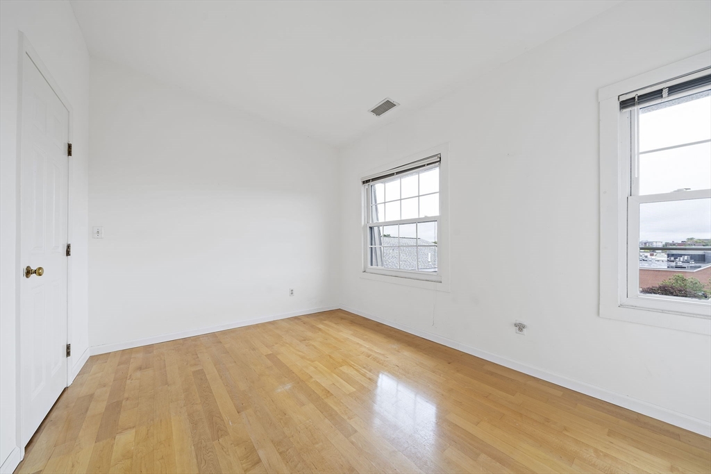 21 Linden St # 417