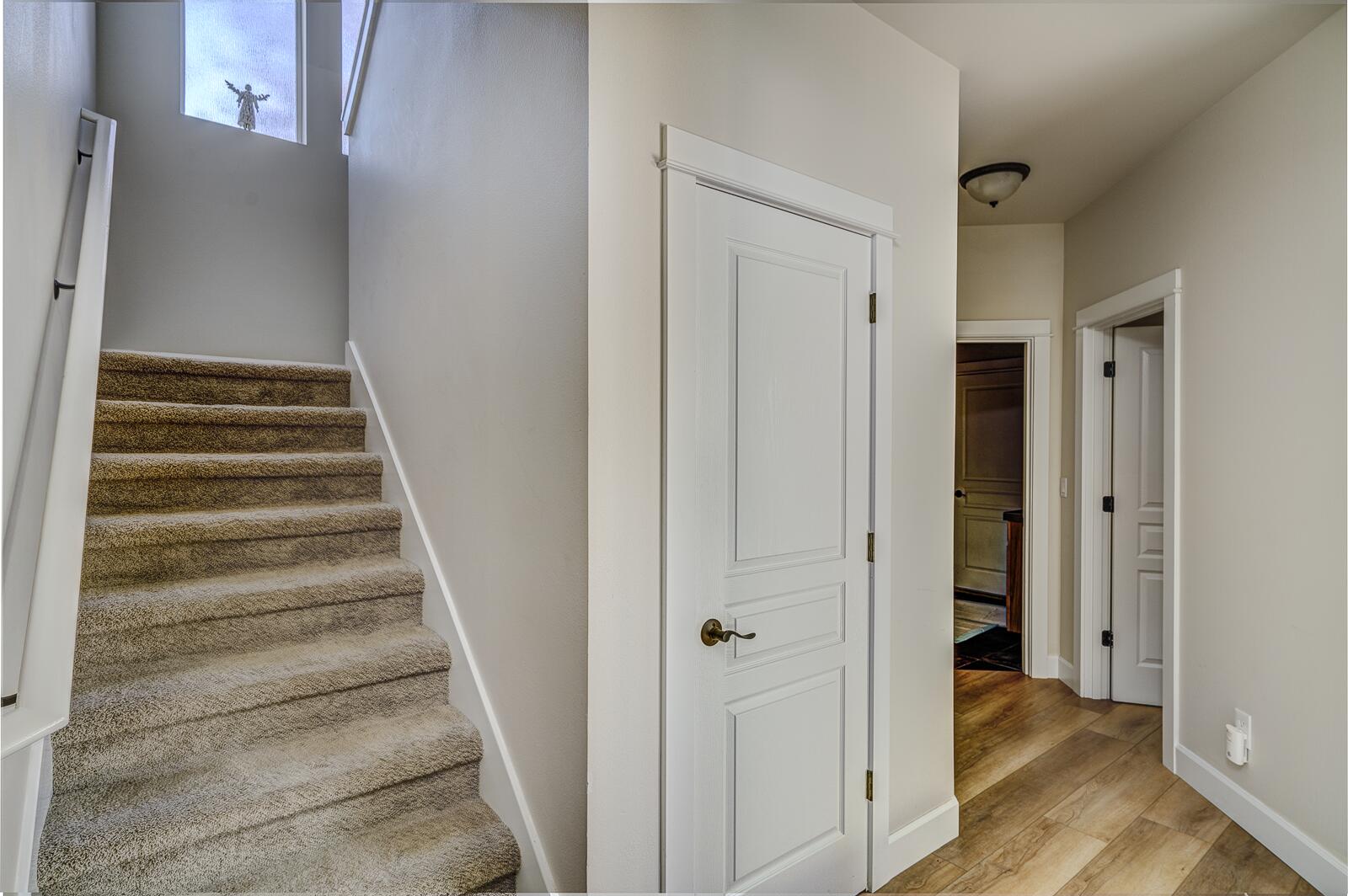 61413 Davis Lake Loop
