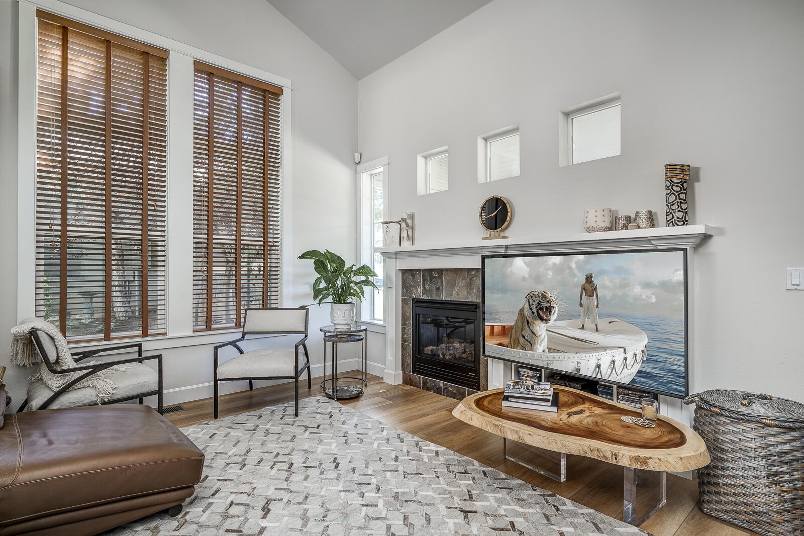 61413 Davis Lake Loop