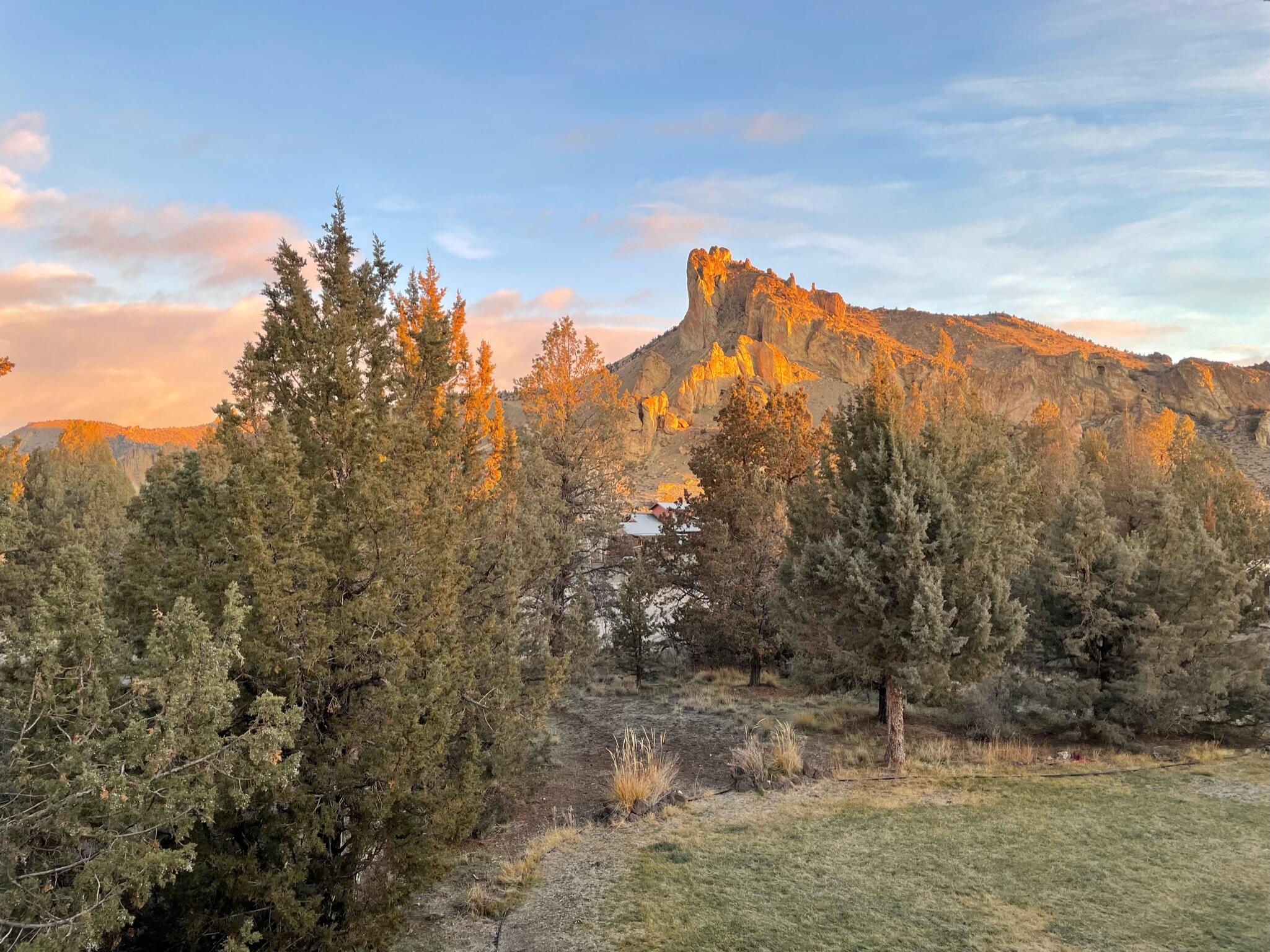 9461 NE Smith Rock Loop